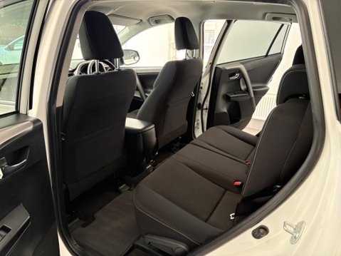 Toyota Rav4 2.0 D-4D Business Edition Euro 6 (s/s) 5dr 17