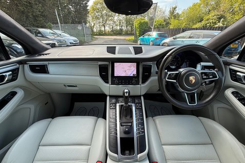 Porsche Macan TURBO PDK - TWO OWNERS -LANE ASSIST -20 INCH ALLOYS -APPLE CAR PLAY 14