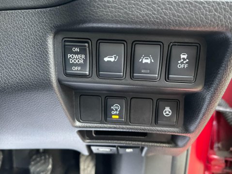 Nissan X-Trail 1.7 dCi Tekna 4WD Euro 6 (s/s) 5dr 29