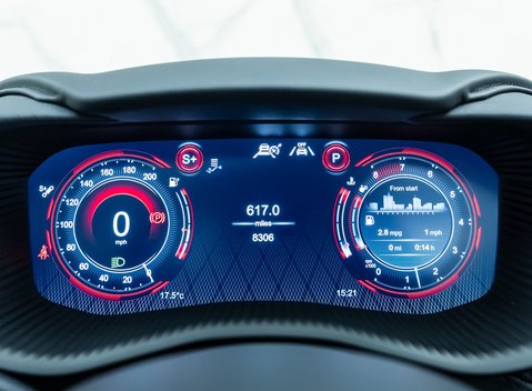 Aston Martin DBX 707 19