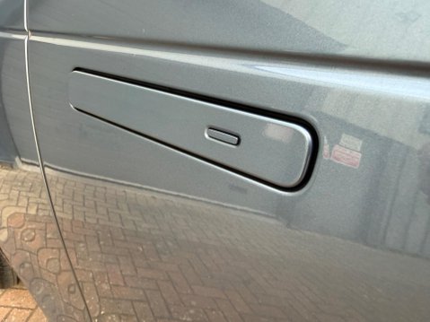 Land Rover Range Rover Velar 2.0 P250 R-Dynamic HSE Auto 4WD Euro 6 (s/s) 5dr 75