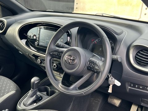 Toyota Aygo X VVT-I EDGE 34