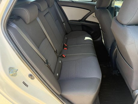 Toyota Avensis 2.0 D-4D Business Edition Touring Sports Euro 6 (s/s) 5dr 24
