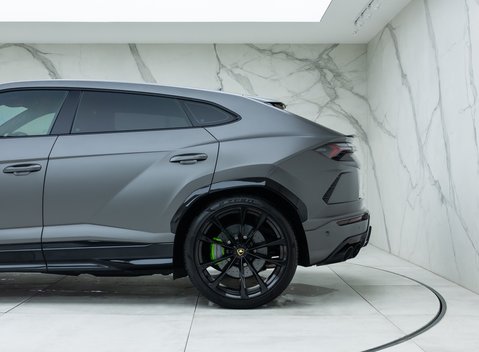 Lamborghini Urus 41