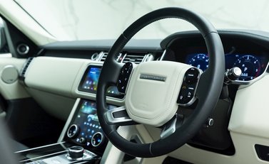 Land Rover Range Rover D300 Westminster Black Edition 9