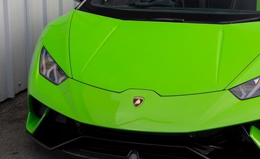 Lamborghini Huracan Spyder LP640-4 Performante 22