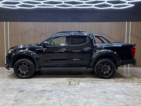 Nissan Navara 2.3 Navara Tekna dCi Auto 4WD 5dr 28