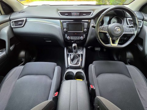 Nissan Qashqai 1.3 Qashqai N-Connecta DiG-T Semi-Auto 5dr 8
