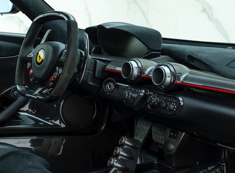 Ferrari LaFerrari 13