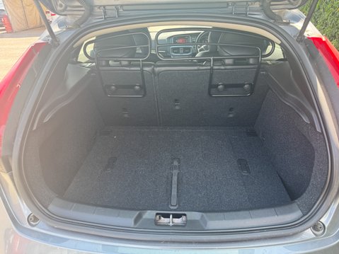 Volvo V40 2.0 D3 Inscription Hatchback 5dr Diesel Auto Euro 6 (s/s) (150 ps) 10