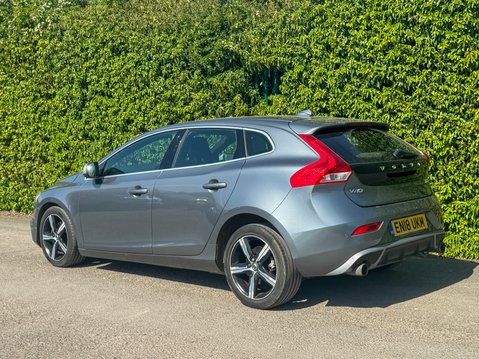 Volvo V40 2.0 T2 R-Design Nav Plus Hatchback 5dr Petrol Manual Euro 6 (s/s) (122 ps) 33