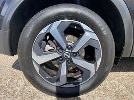 Nissan Qashqai 1.3 Qashqai N-Connecta DiG-T MHEV 5dr 14