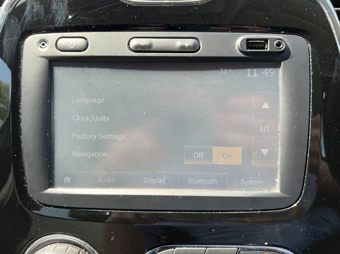 Renault Captur 1.5 dCi ENERGY Dynamique S Nav SUV 5dr Diesel Auto Euro 6 (s/s) (90 ps) 31