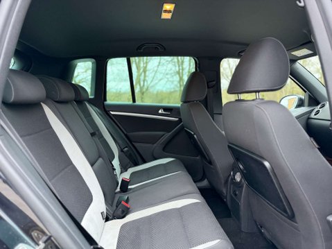 Volkswagen Tiguan 2.0 Tiguan R-Line TDI BlueMotion Technology 4Motion Semi-Auto 4WD 5dr 18