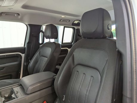 Land Rover Defender 2.0 Defender SE D Auto 4WD 5dr 56