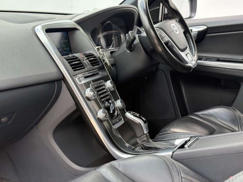 Volvo XC60 2.4 XC60 R-Design Luxury Nav D4 AWD Auto 4WD 5dr 46