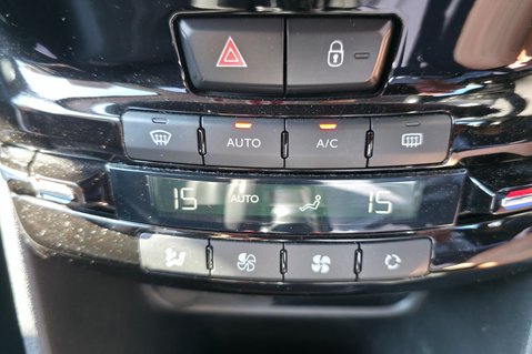 Peugeot 2008 S/S ALLURE..1FORMER KEEPER,7 MAIN DEALER SERVICES,STUNNING  14