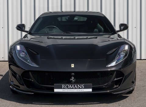 Ferrari 812 Superfast 4