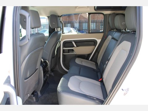 Land Rover Defender 3.0 D300 MHEV X-Dynamic SE SUV Auto 4WD 13