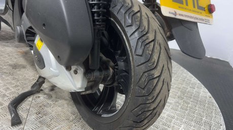 Piaggio MP3 Yourban Sport LT 2013 28K TRIKE 3 WHEELER CAR LICENCE 300CC BIKE SCOOTER 17