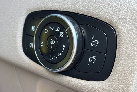 Ford Tourneo Custom 320 Titanium X L2 170 ps Automatic - 8 Seater 35