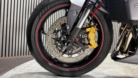 Triumph Street Triple R 2013 ONLY 21K QUICK SHIFTER, LOADS OF EXTRAS, LONG MOT 32