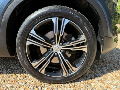 Volvo XC40 2.0 D4 Inscription Pro Auto AWD Euro 6 (s/s) 5dr 14