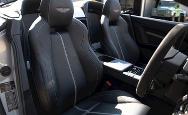 Aston Martin V12 Vantage S Roadster 14