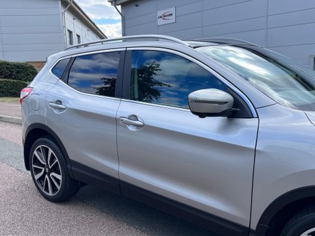 Nissan Qashqai 1.6 dCi Tekna 2WD Euro 6 (s/s) 5dr 12
