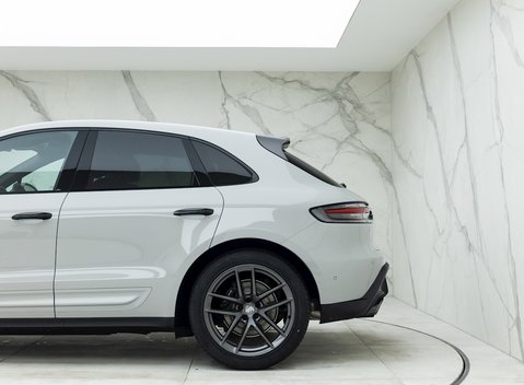 Porsche Macan T 30