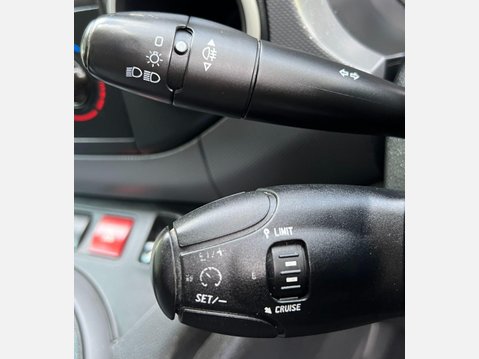 Peugeot Partner 1.6 eHDi 750 SE Panel Van 4dr Diesel Manual L2 (s/s) (128 g/km, 90 bhp) 32