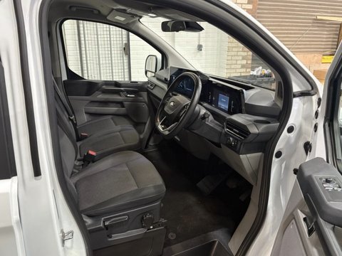 Ford Tourneo Custom 340 TITANIUM ECOBOOST 13