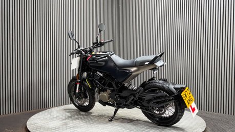 Husqvarna Svartpilen 125 2022 ONLY 6K MODERN CLASSIC FEEL 15BHP MOT OCTOBER 2027 5