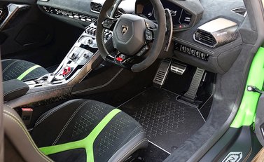 Lamborghini Huracan Performante 13