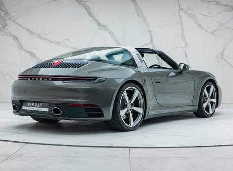 Porsche 911 Targa 4S (992) 5