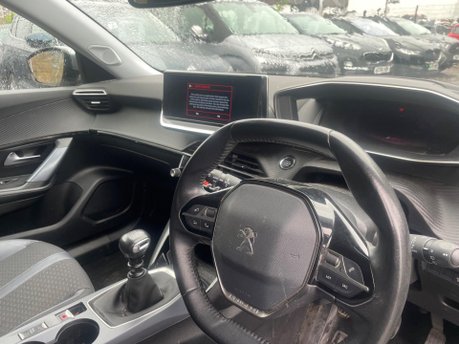 Peugeot 2008 PURETECH S/S ALLURE PREMIUM 10