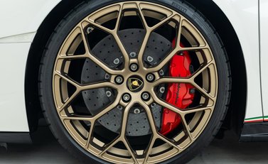 Lamborghini Huracan Spyder LP640-4 Performante 13