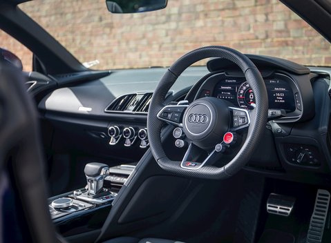Audi R8 V10 Spyder 13
