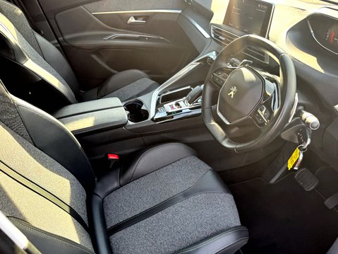 Peugeot 3008 1.2 PureTech Allure 5dr EAT8 19