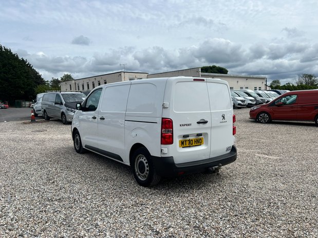 Peugeot Expert MWB L2H1 Professional 2700 Air Con Sensors Tow Bar EURO 6 NO VAT 8