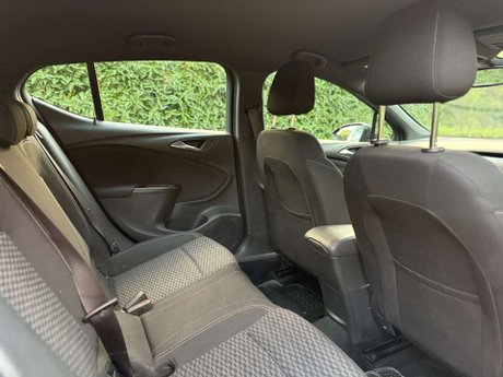 Vauxhall Astra 1.4 Astra SRi Nav T 5dr 23