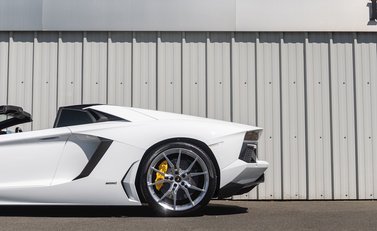Lamborghini Aventador LP700-4 Roadster 34