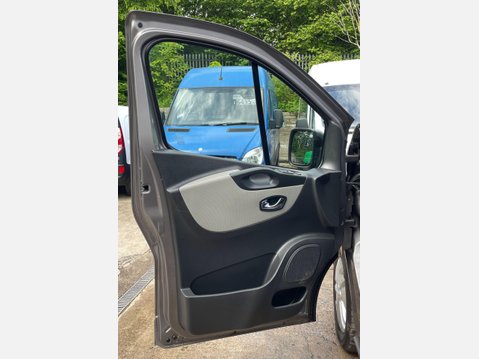 Renault Trafic 1.6 dCi ENERGY 27 Sport Nav Panel Van 5dr Diesel Manual SWB Standard Roof E 32