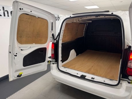 Vauxhall Combo 1.5 Combo 2300 SportIVE TD S/S 25