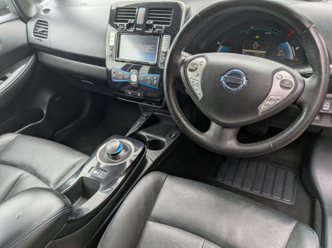 Nissan LEAF 30kWh Tekna Auto 5dr 10