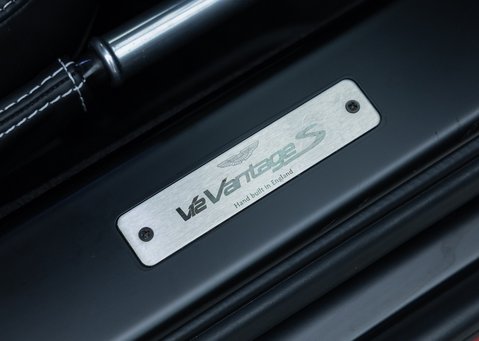 Aston Martin V12 Vantage S