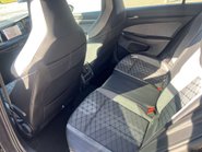 Volkswagen Golf 2.0 Golf R-Line TDI Semi-Auto 5dr 46