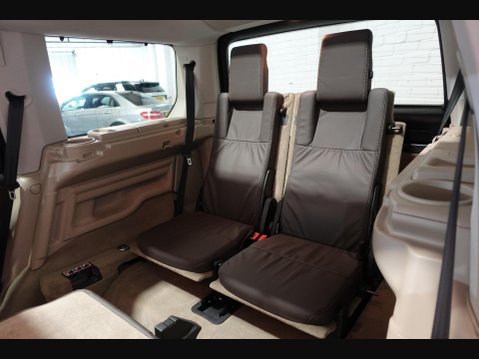 Land Rover Discovery 3.0 SD V6 HSE Auto 4WD Euro 5 (s/s) 5dr 36