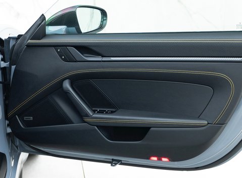 Porsche 911 (992) GT3 Touring 22