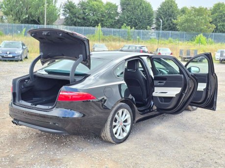 Jaguar XF 2.0d R-Sport Saloon 4dr Diesel Auto Euro 6 (s/s) (180 ps) 33